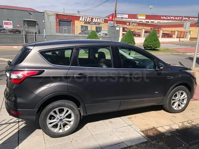 Usado Ford Kuga Titanium 150 CV (110 kW) 2016 Gris / plata SUV