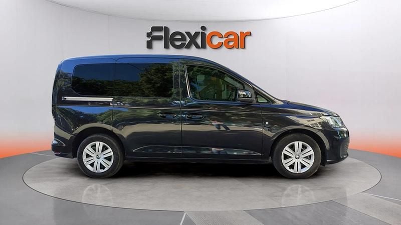 Usado VW Caddy 122 CV (89 kW) 2021 Rojo Monovolumen