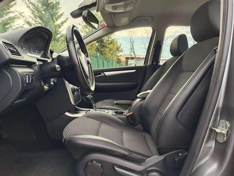 Usado Mercedes A180 109 CV (80 kW) 2009 Gris Berlina