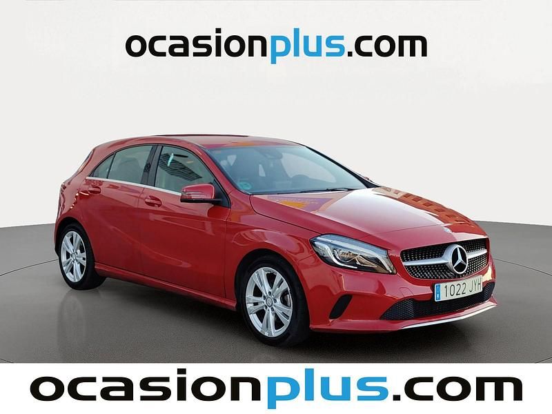 Usado Mercedes A200 Style 136 CV (100 kW) 2017 Rojo Utilitario