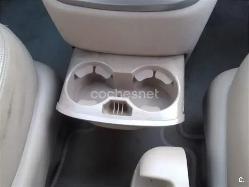 Usado Kia Carnival EX 185 CV (136 kW) 2007 Negro Monovolumen