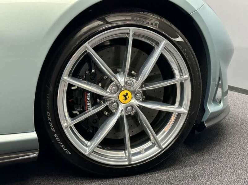 Verde Nuevo 2024 Ferrari 812 Descapotable | 550.000 € - Imagen 1/3