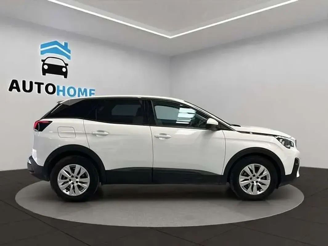 Usado Peugeot 3008 Active 131 CV (96 kW) 2019 Blanco SUV