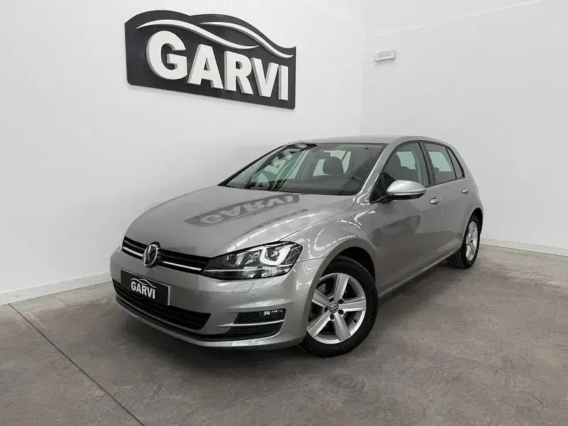 Usado VW Golf VII Advance 125 CV (91 kW) 2017 Gris / plata Berlina
