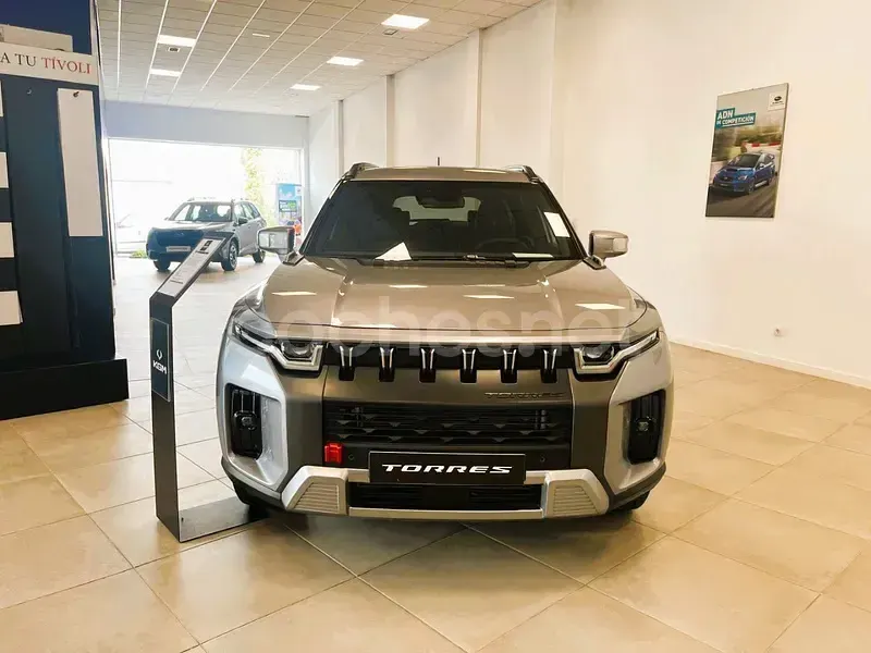 Usado KGM Torres 163 CV (119 kW) 2025 Gris / plata SUV