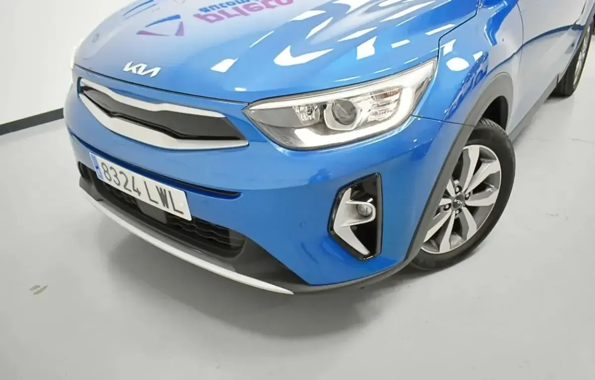 Usado Kia Stonic 120 CV (88 kW) 2022 Azul SUV
