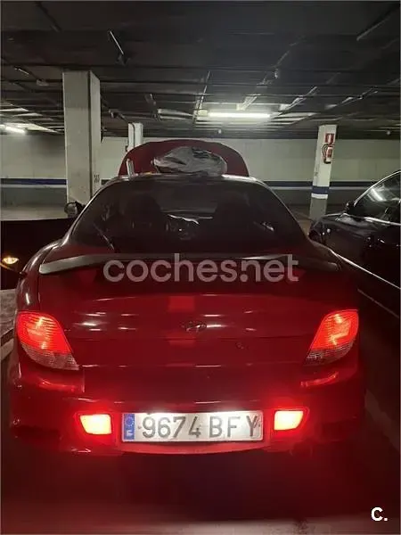 Usado Hyundai Coupé 116 CV (85 kW) 2001 Rojo Coupe