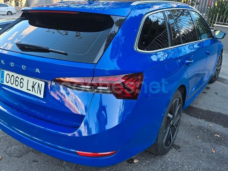 Usado Skoda Octavia Style 150 CV (110 kW) 2020 Azul Familiar