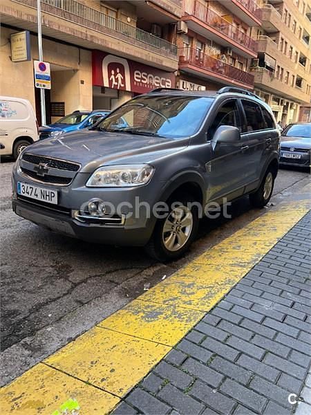 Usado Chevrolet Captiva LT 150 CV (110 kW) 2010 Gris / plata SUV