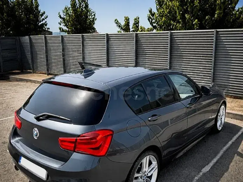 Usado BMW 118 136 CV (100 kW) 2017 Gris / plata Berlina