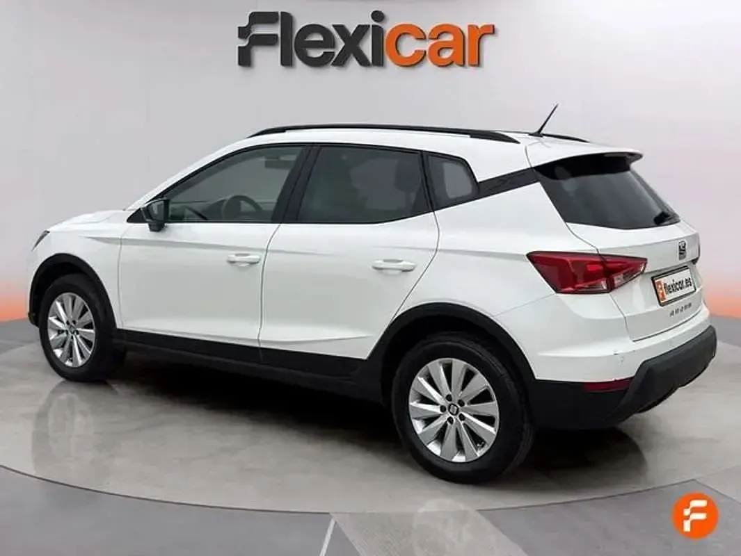 Usado Seat Arona Style 95 CV (69 kW) 2019 Blanco SUV