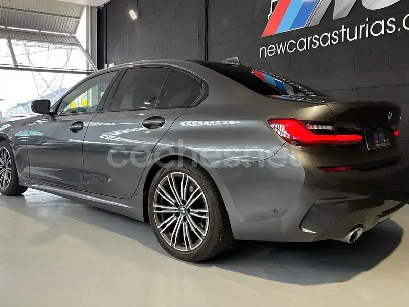 Usado BMW 318 Comfort Edition 150 CV (110 kW) 2021 Gris / plata Berlina