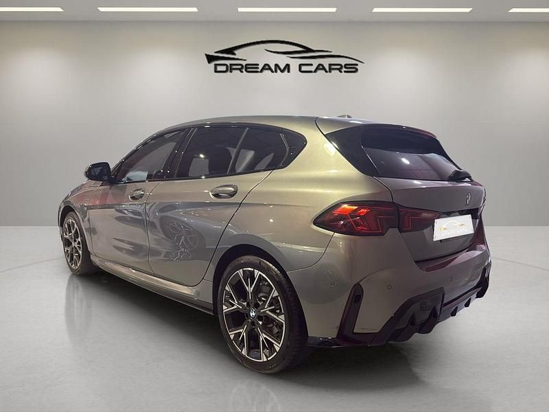Usado BMW 120 Comfort Edition 163 CV (119 kW) 2024 Gris / plata Utilitario
