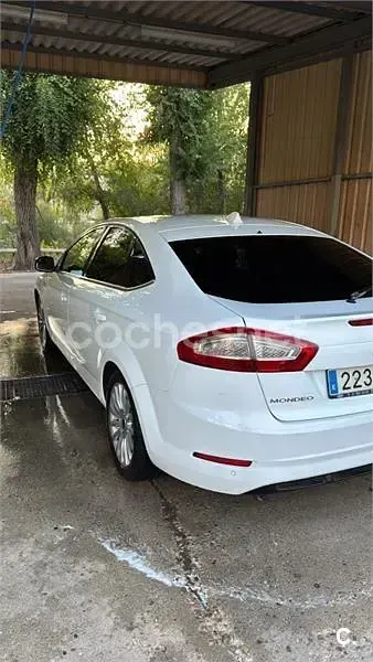 Usado Ford Mondeo Titanium 150 CV (110 kW) 2015 Blanco Berlina