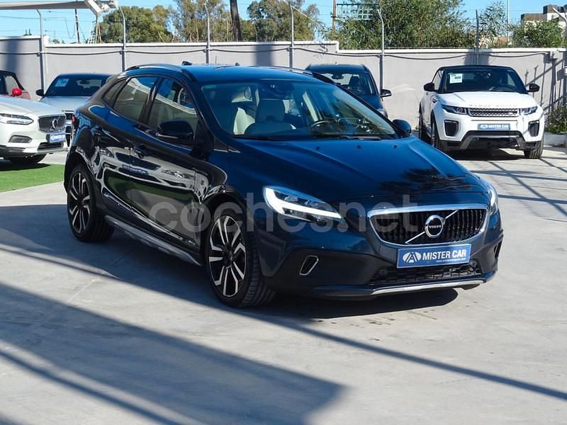 Usado Volvo V40 CC 120 CV (88 kW) 2019 Azul Familiar