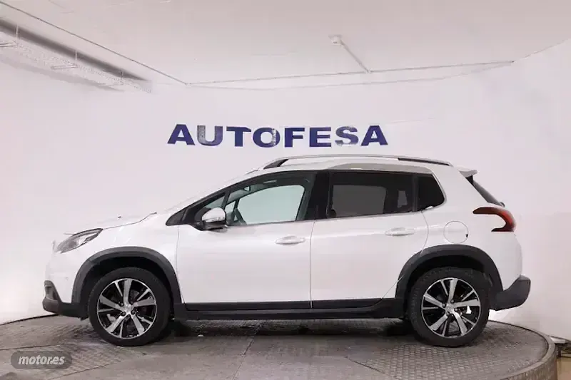 Usado Peugeot 2008 Allure 110 CV (80 kW) 2018 Blanco SUV