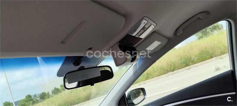 Gris / plata Usado 2017 Hyundai i30 Berlina | 15.500 € (Precio justo) - Imagen 1/4