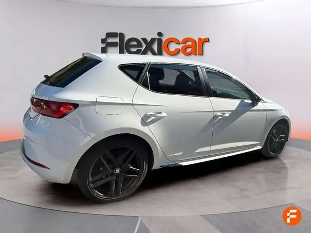 Usado Seat Leon FR 150 CV (110 kW) 2020 Blanco Utilitario
