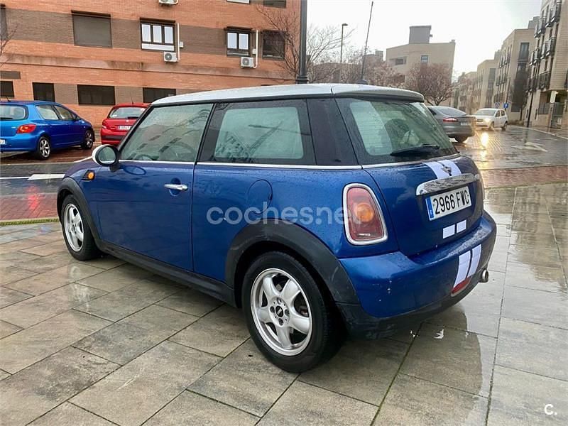 Käytetty Mini Cooper D 110 HP (80 kW) 2007 Sininen Viistoperä