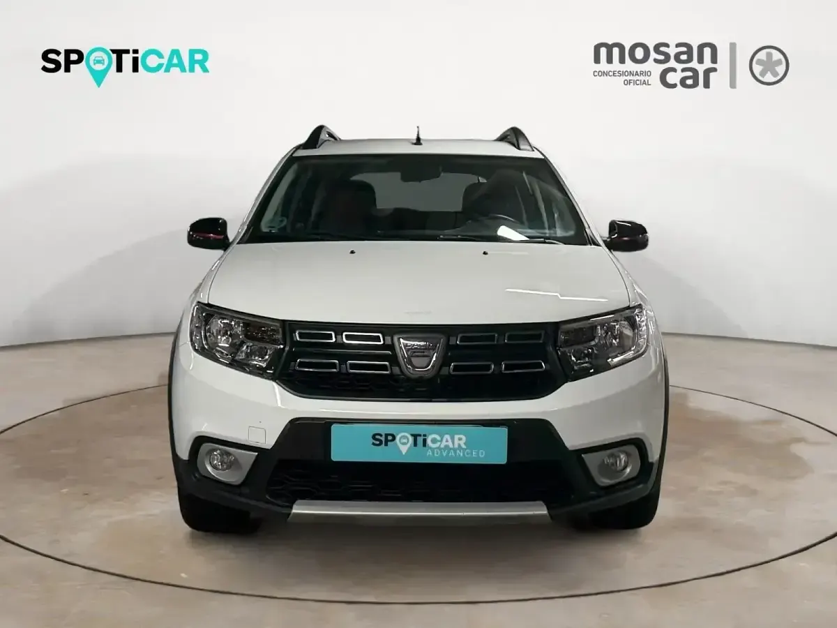 Käytetty Dacia Sandero Stepway 90 HP (66 kW) 2019 Valkoinen Sedan