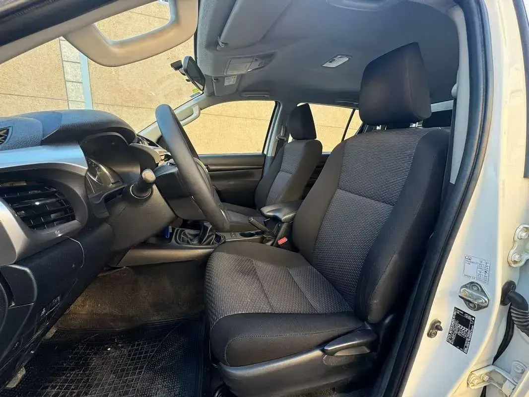 Usado Toyota HiLux 150 CV (110 kW) 2022 Blanco Pickup/Camioneta