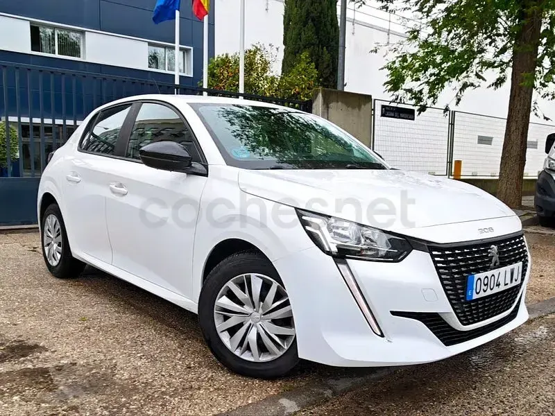 Usado Peugeot 208 Allure 100 CV (73 kW) 2022 Blanco Utilitario