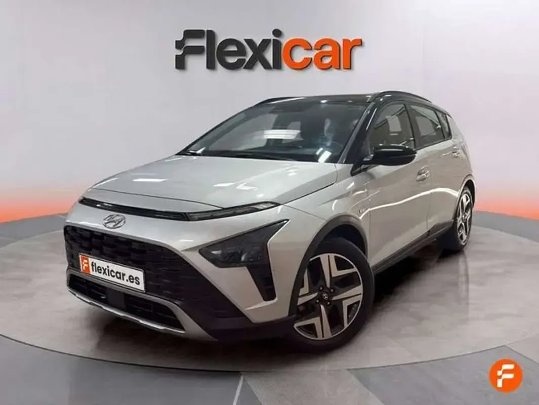 Usado Hyundai Bayon 101 CV (74 kW) 2022 Gris SUV