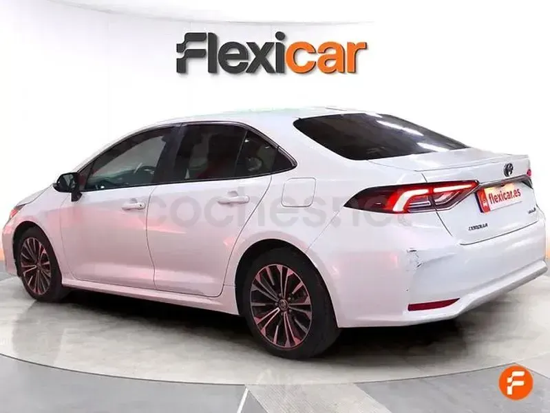 Usado Toyota Corolla Style 140 CV (102 kW) 2024 Blanco Berlina