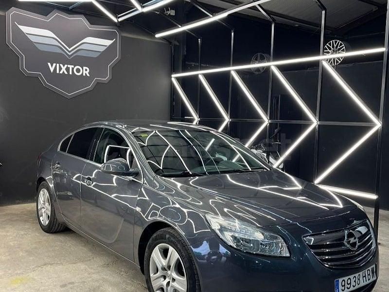 Usado Opel Insignia Cosmo 130 CV (95 kW) 2011 Gris / plata Berlina
