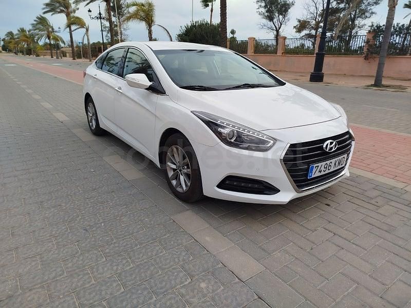 Usado Hyundai i40 115 CV (84 kW) 2018 Blanco Berlina