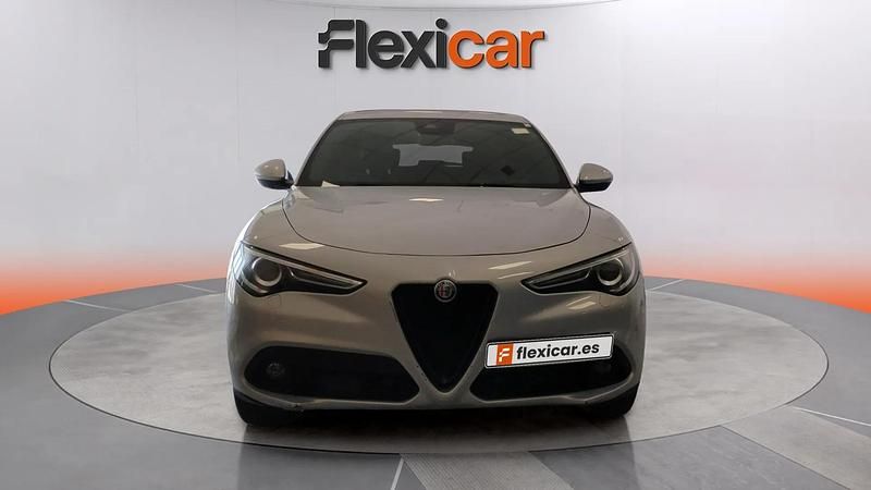 Usado Alfa Romeo Stelvio Sprint 190 CV (139 kW) 2022 Gris SUV