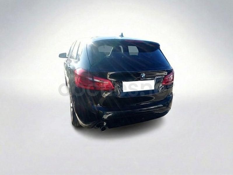Usado BMW 225 Active Tourer iPerformance 220 CV (161 kW) 2021 Negro Monovolumen
