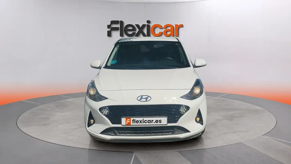 Używany Hyundai i10 67 KM (49 kW) 2023 Biały Hatchback
