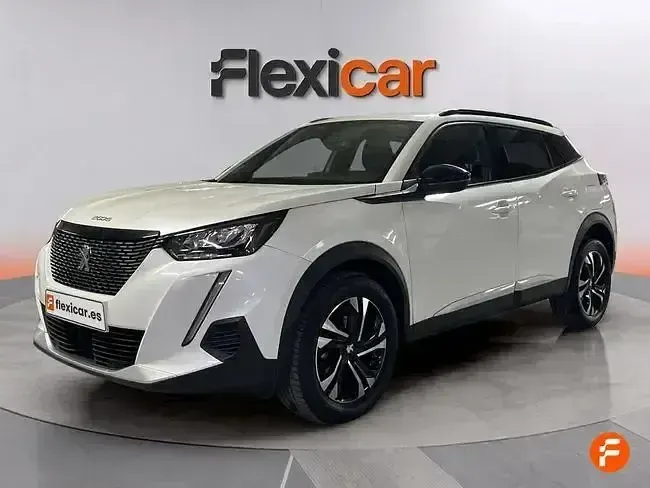 Usado Peugeot 2008 Allure 130 CV (95 kW) 2023 Blanco SUV