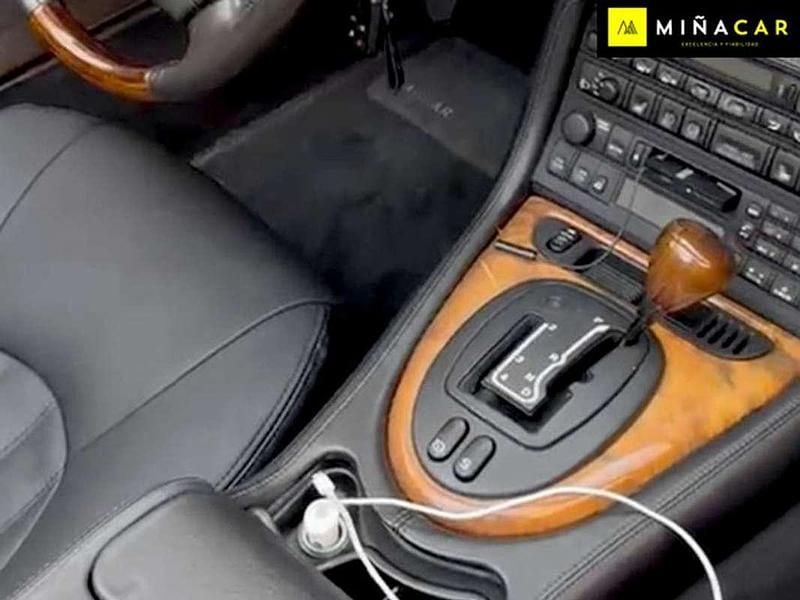 Usado Jaguar XKR 370 CV (272 kW) 2000 Negro Coupe