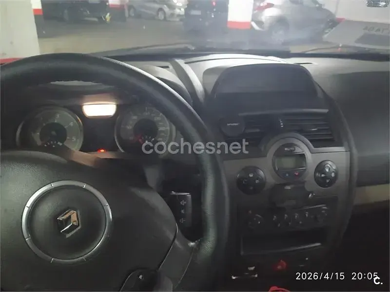 Usado Renault Mégane Dynamique 120 CV (88 kW) 2006 Blanco Berlina