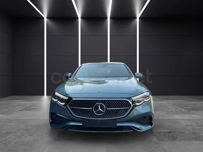 Nuevo Mercedes E220 197 CV (144 kW) 2026 Verde Berlina