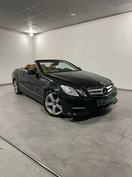 Usado Mercedes E250 Avantgarde 204 CV (150 kW) 2012 Negro Descapotable