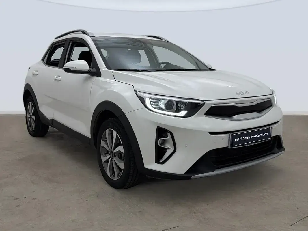 Usado Kia Stonic 100 CV (73 kW) 2025 Blanco SUV