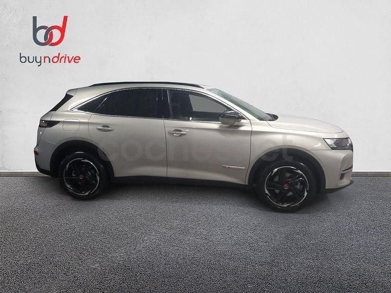 Usado DS Automobiles DS7 Crossback 130 CV (95 kW) 2022 Gris / plata SUV