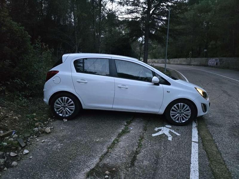 Usado Opel Corsa Expression 86 CV (63 kW) 2014 Blanco Utilitario