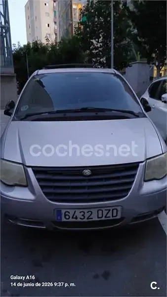 Usado Chrysler Grand Voyager 150 CV (110 kW) 2006 Gris / plata Monovolumen