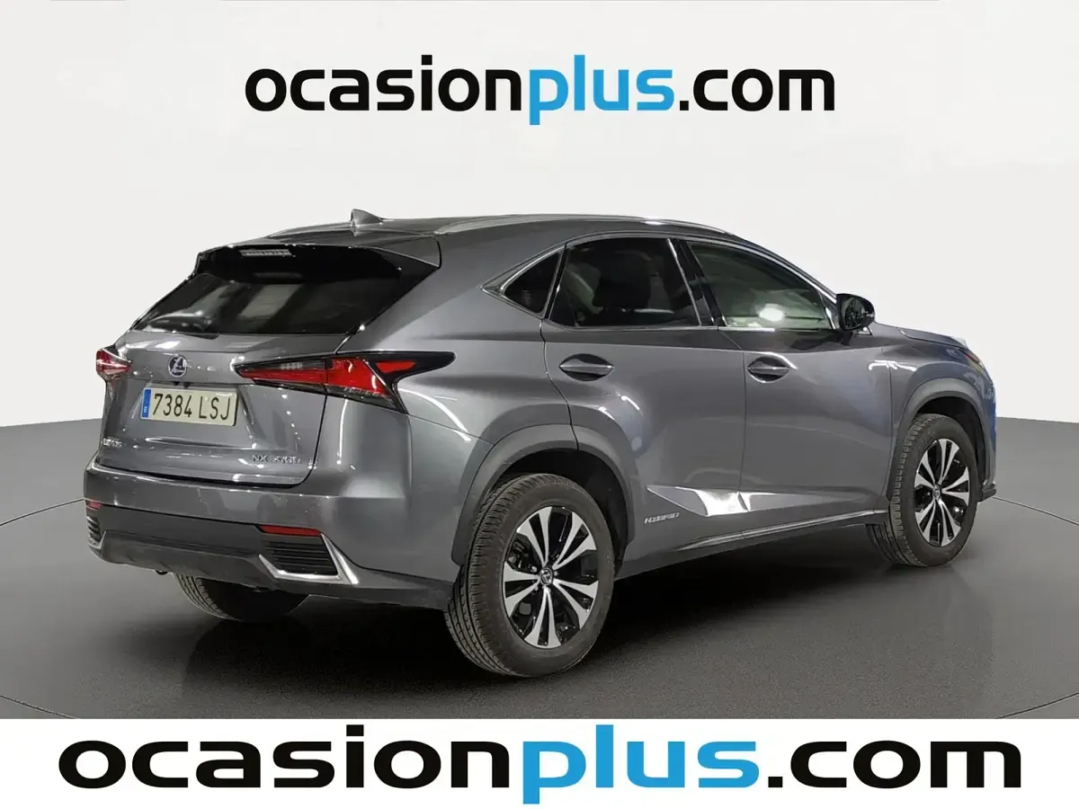 Usado Lexus NX300h 197 CV (144 kW) 2021 Gris oscuro SUV