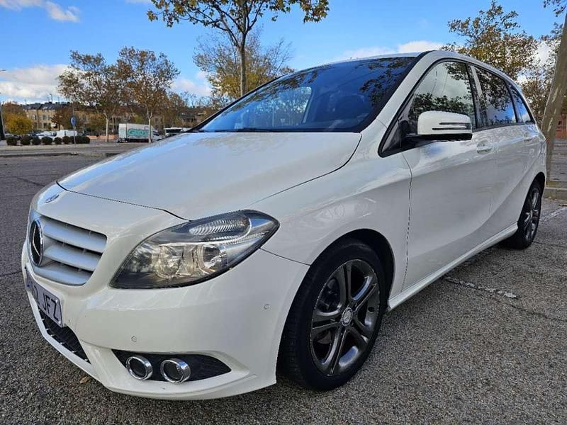 Blanco Usado 2015 Mercedes B180 Monovolumen | 10.900 € (Precio justo) - Imagen 1/4