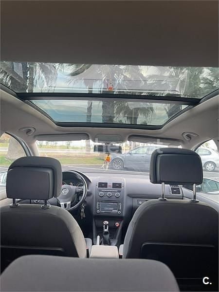 Blanco Usado 2015 VW Touran Advance Monovolumen | 10.500 € (Un poco caro) - Imagen 1/4