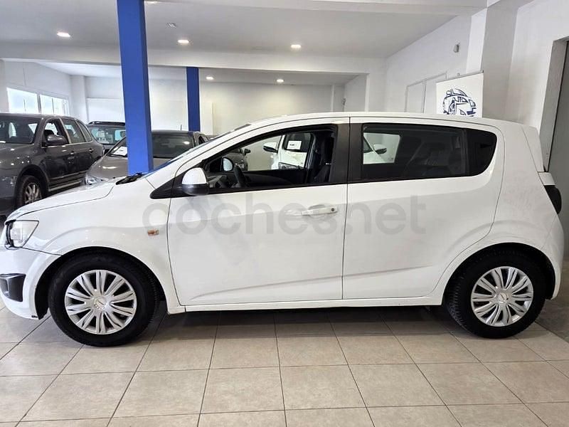 Usado Chevrolet Aveo LT 86 CV (63 kW) 2013 Blanco Berlina