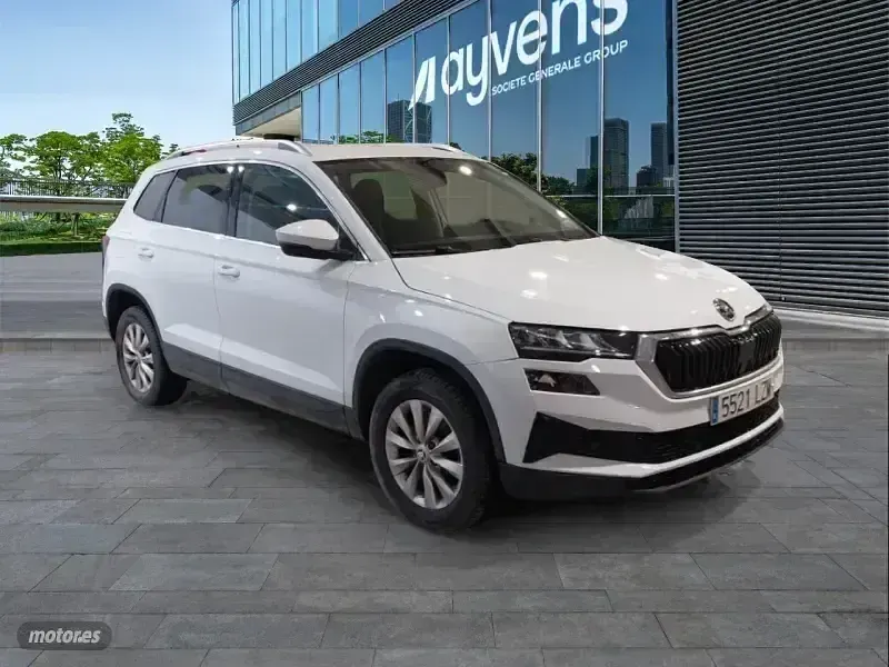 Usado Skoda Karoq Ambition 115 CV (84 kW) 2022 Blanco SUV