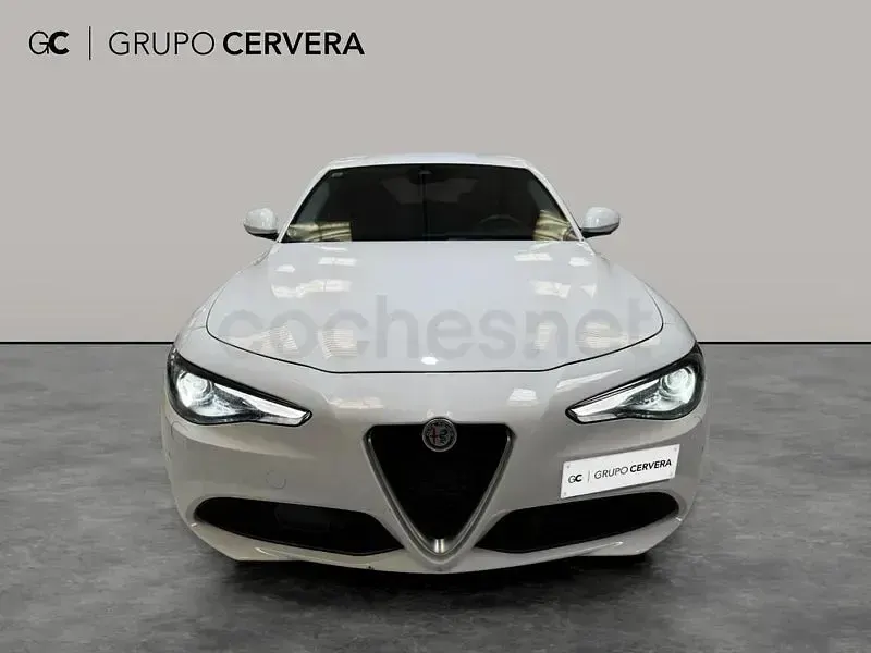 Usado Alfa Romeo Giulia Super 180 CV (132 kW) 2016 Blanco Berlina