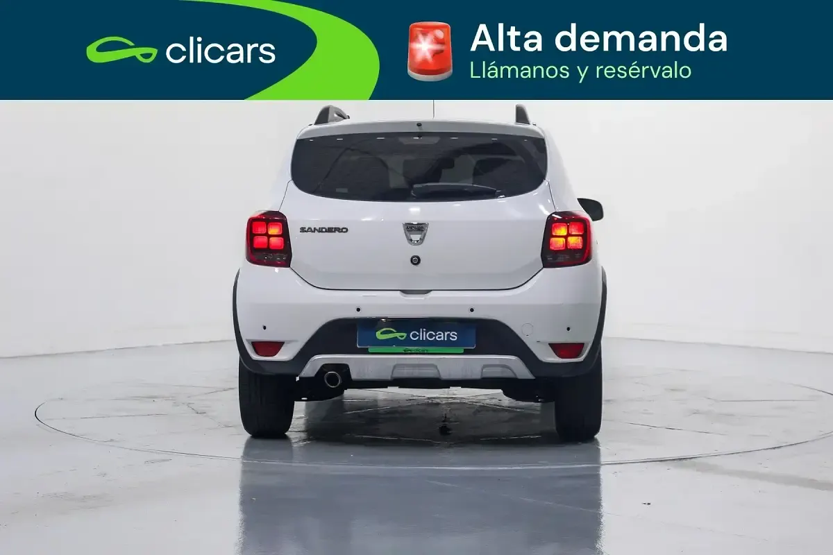Usado Dacia Sandero 90 CV (66 kW) 2017 Blanco Berlina