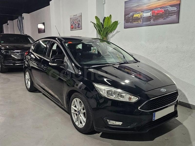 Usado Ford Focus Trend 120 CV (88 kW) 2017 Negro Berlina